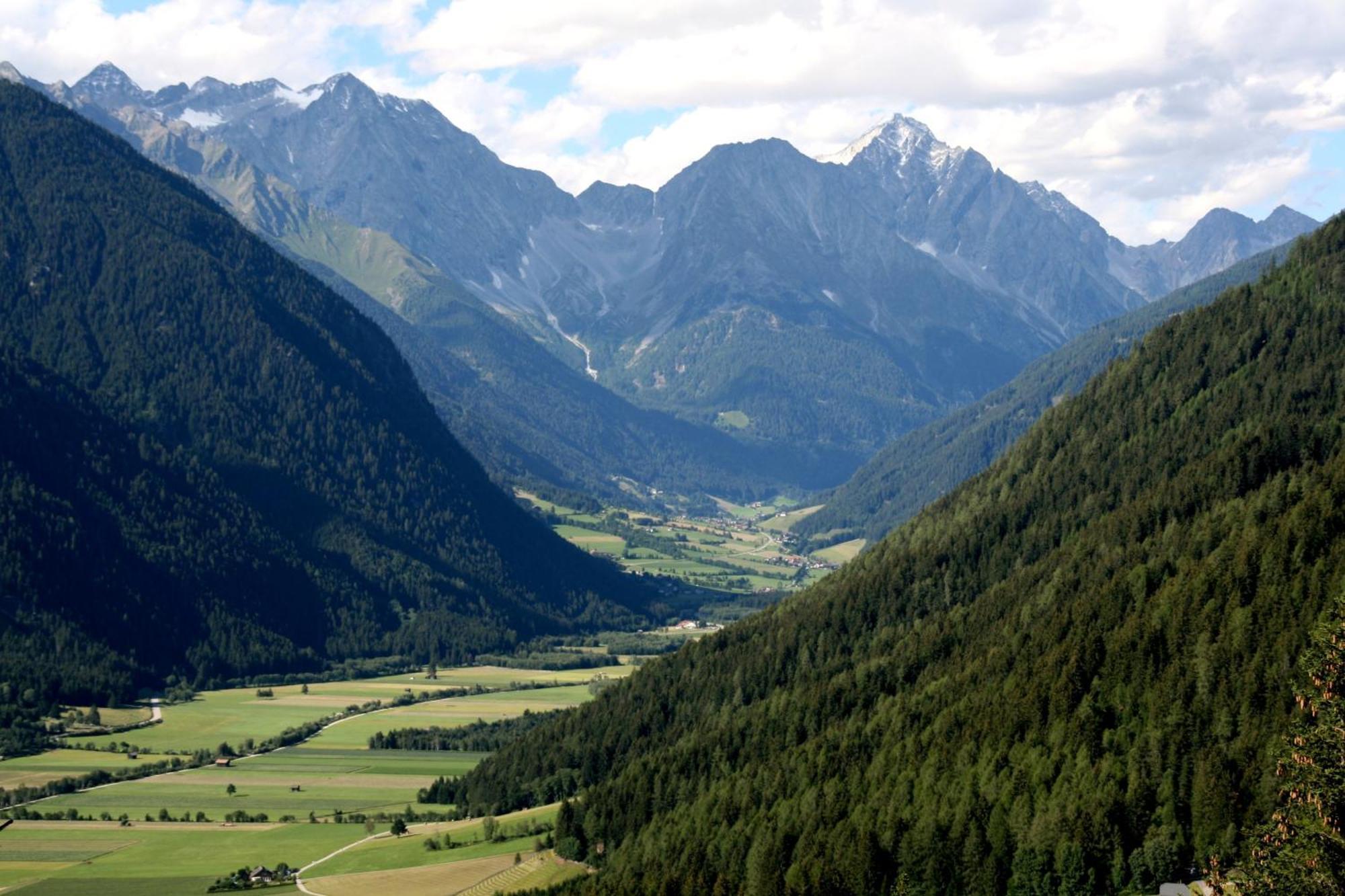 Bed and Breakfast Garni Renzler Rasun di Sopra Esterno foto